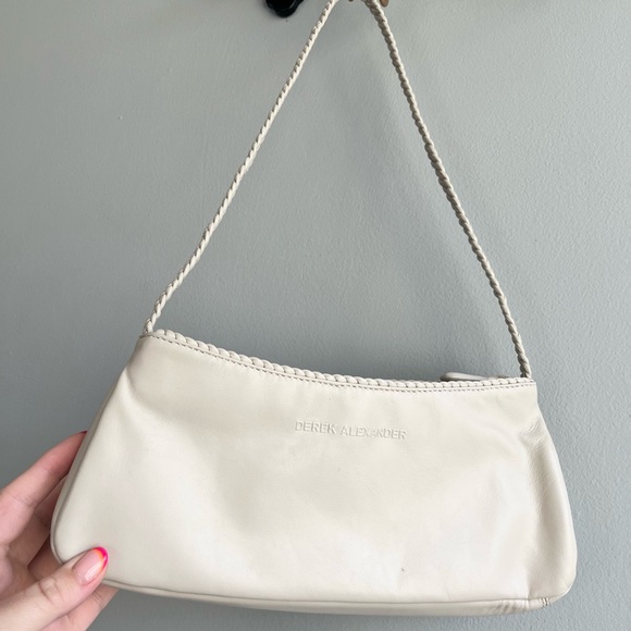 Vintage Derek Alexander Shoulder Bag in a light Cream colour - Picture 2 of 10
